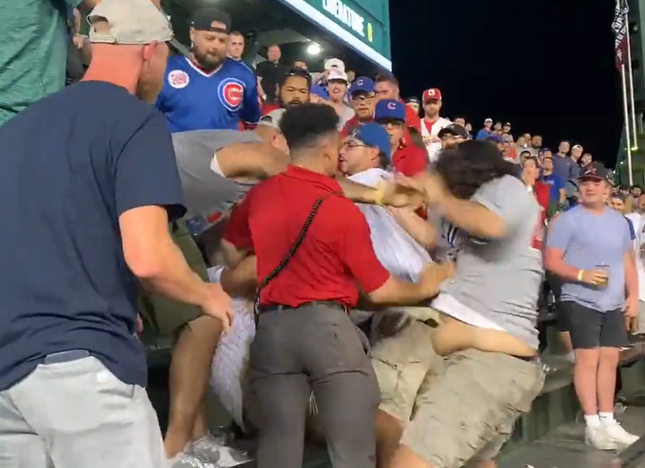 Breaking News: Chaos Erupts: White Sox and Cubs Fans Clash in Epic Brawl After Minor Altercation!